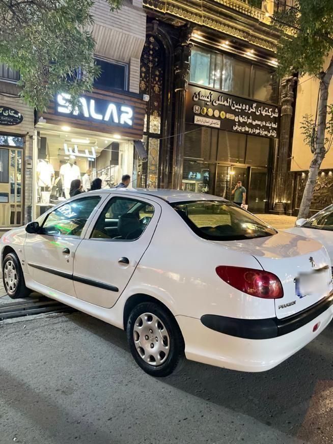 پژو ۲۰۶ صندوق دار v8 - 1395