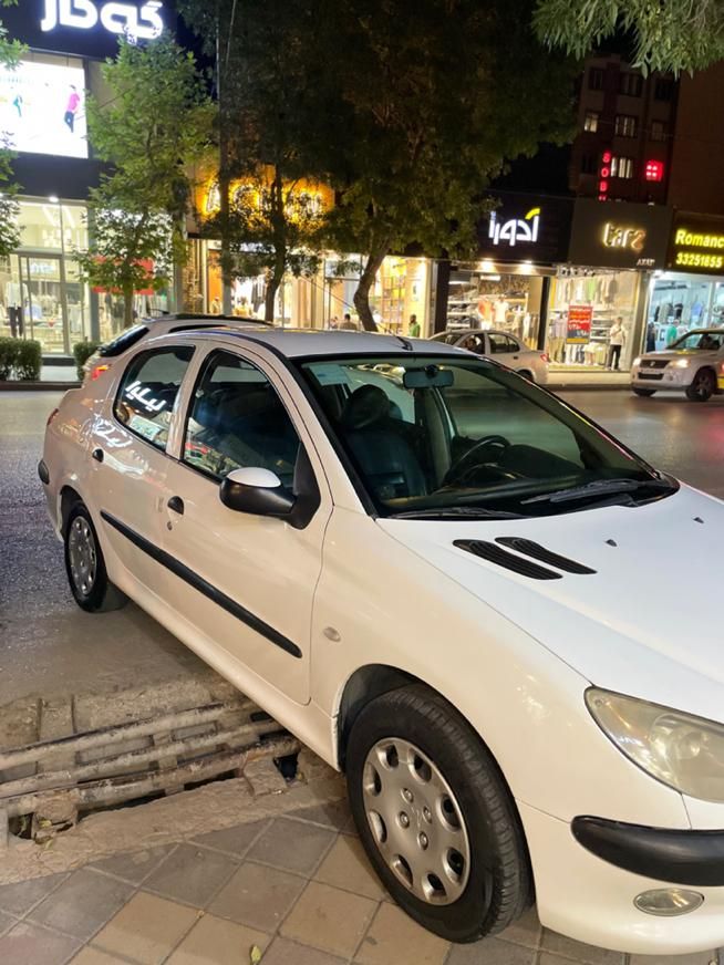 پژو ۲۰۶ صندوق دار v8 - 1395