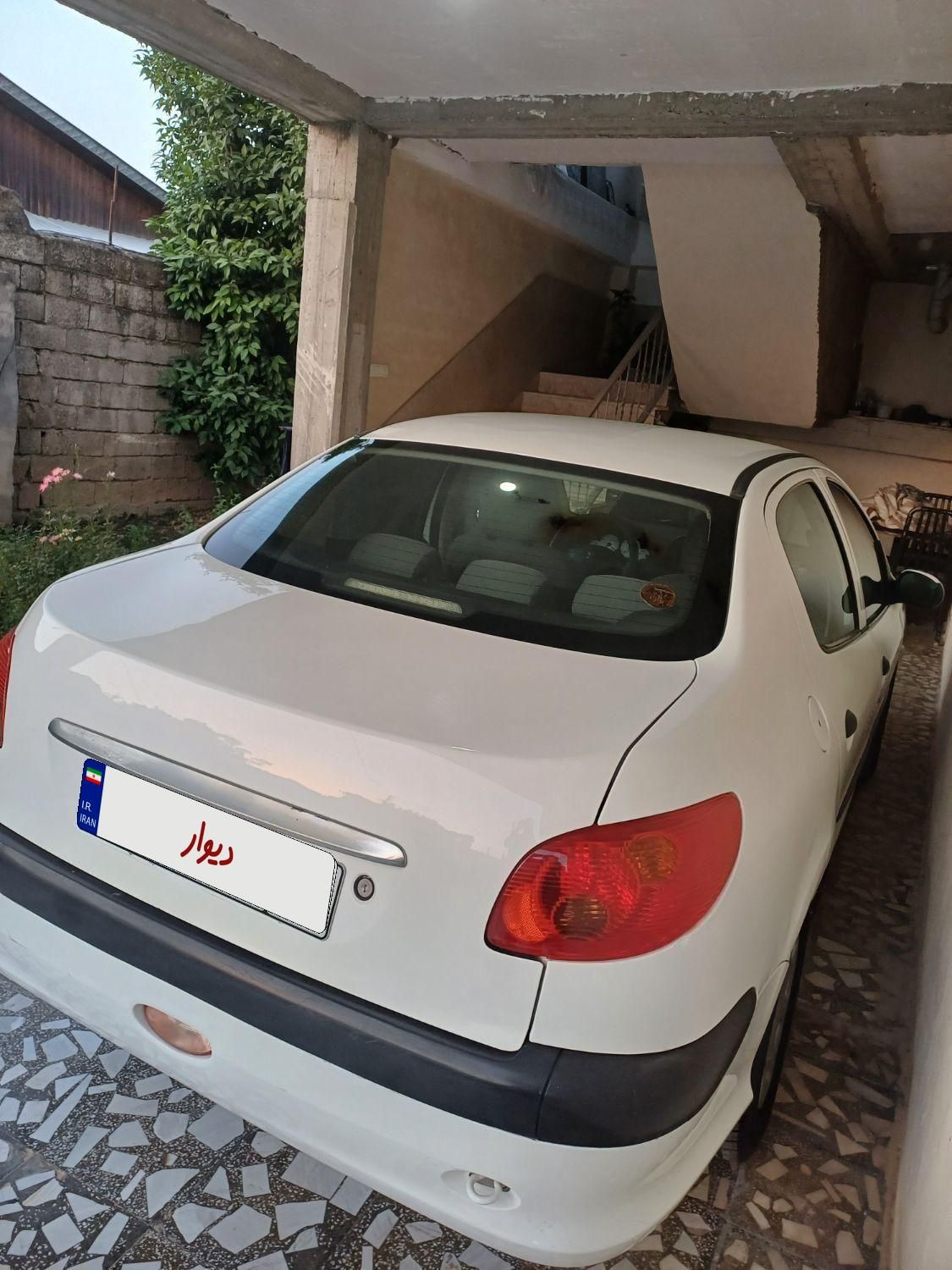 پژو ۲۰۶ صندوق دار v8 - 1391
