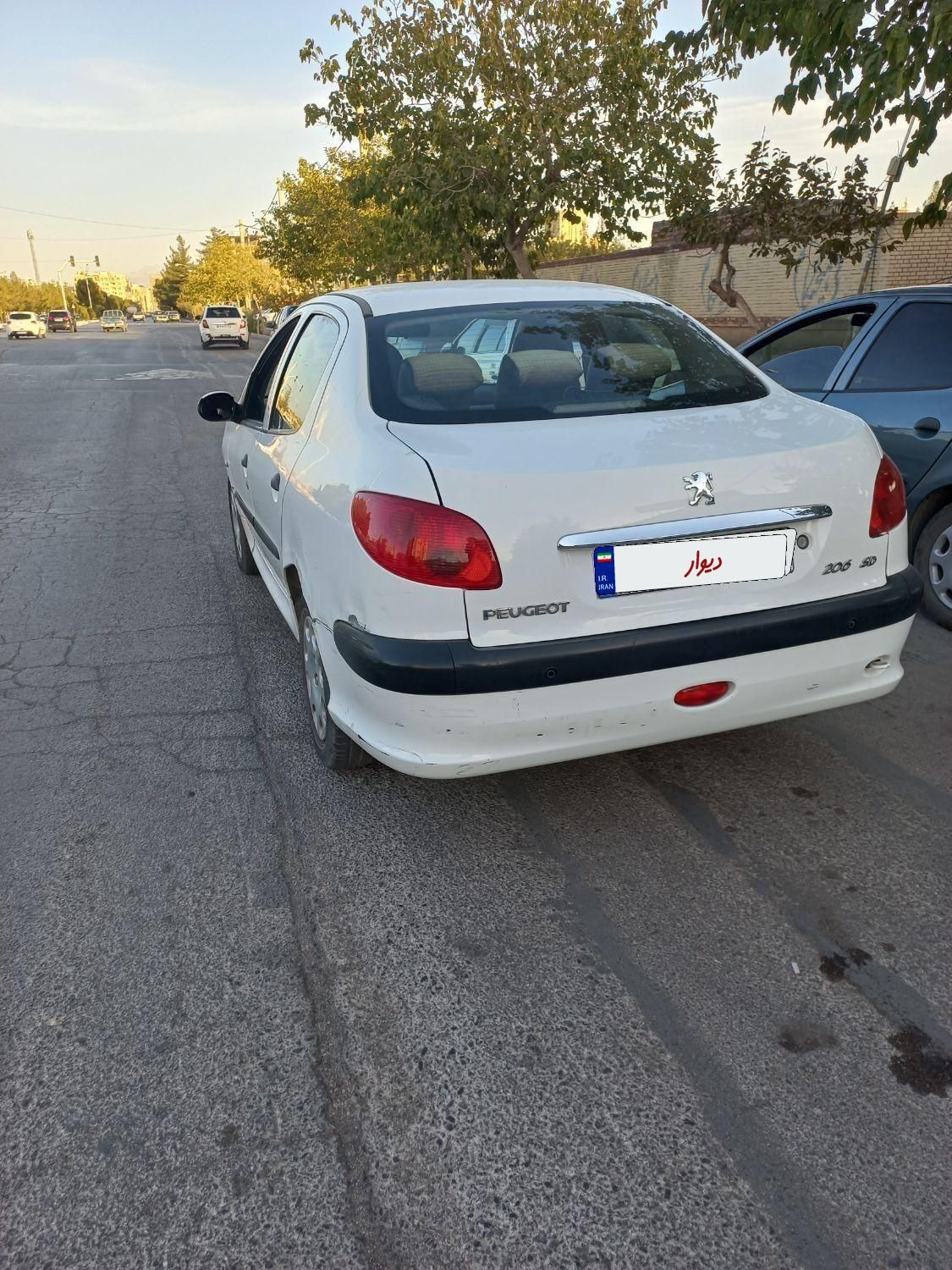 پژو ۲۰۶ صندوق دار v8 - 1396