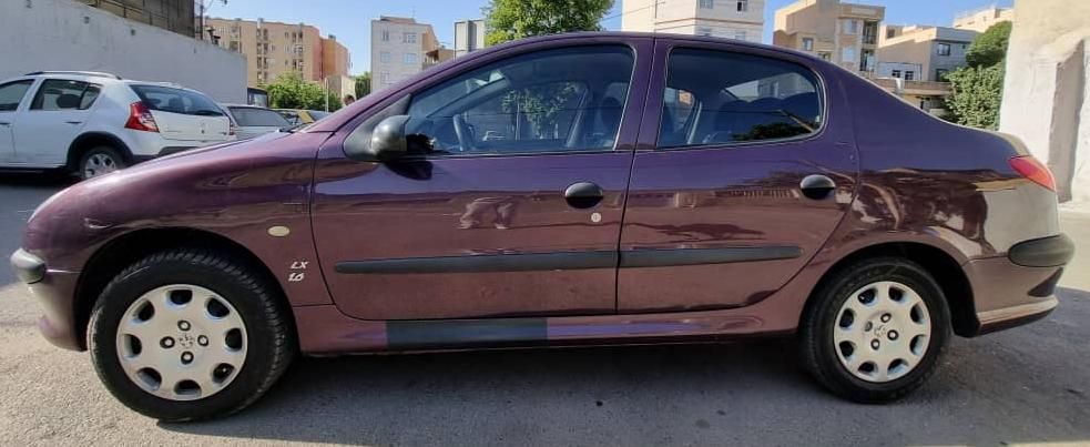 پژو ۲۰۶ صندوق دار v8 - 1396