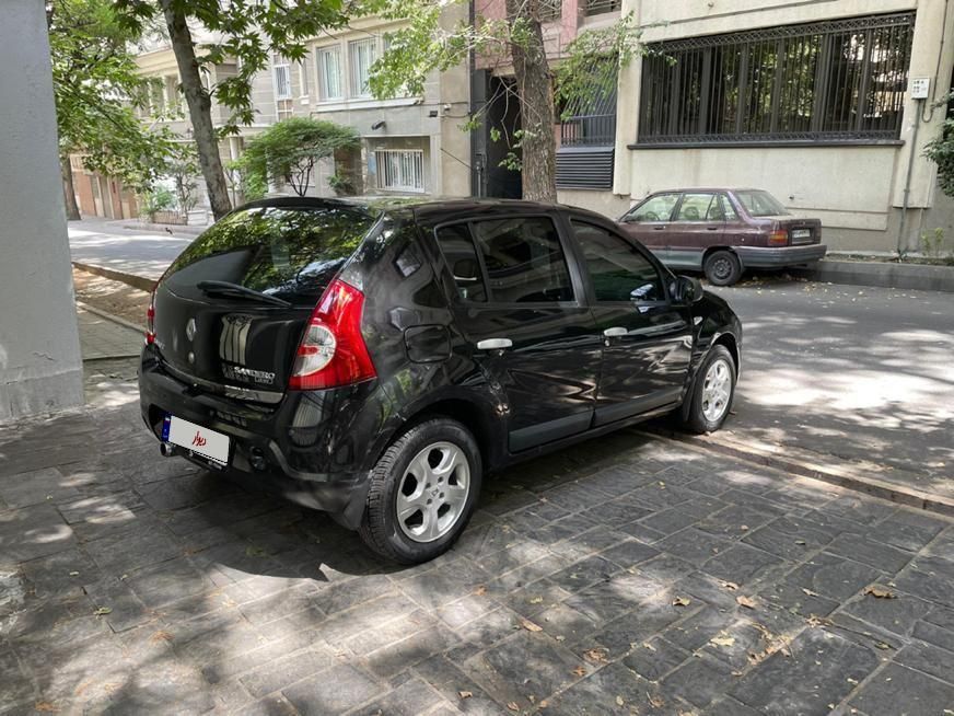 رنو ساندرو دنده ای - 1396