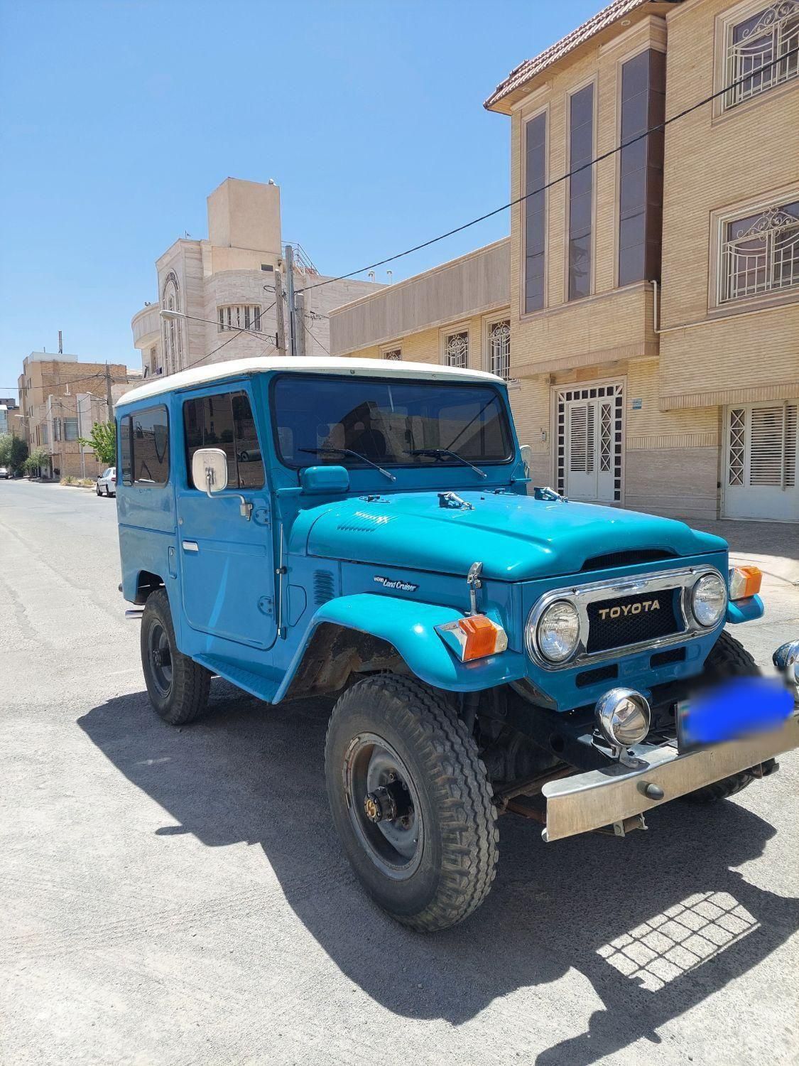 تویوتا کمری XLE - 1402