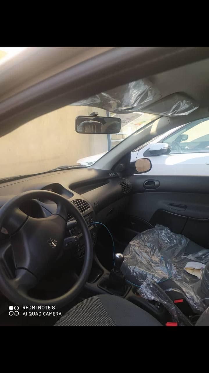 پژو ۲۰۶ صندوق دار v8 - 1395