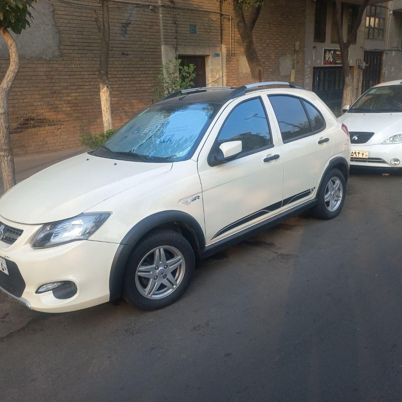 کوییک R دنده‌ای - 1402