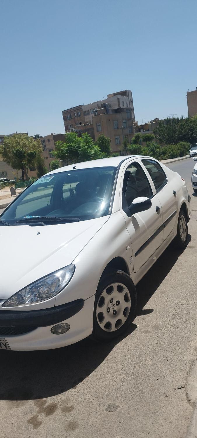 پژو ۲۰۶ صندوق دار v8 - 1396
