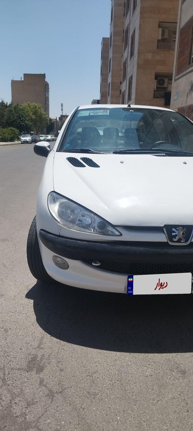 پژو ۲۰۶ صندوق دار v8 - 1396