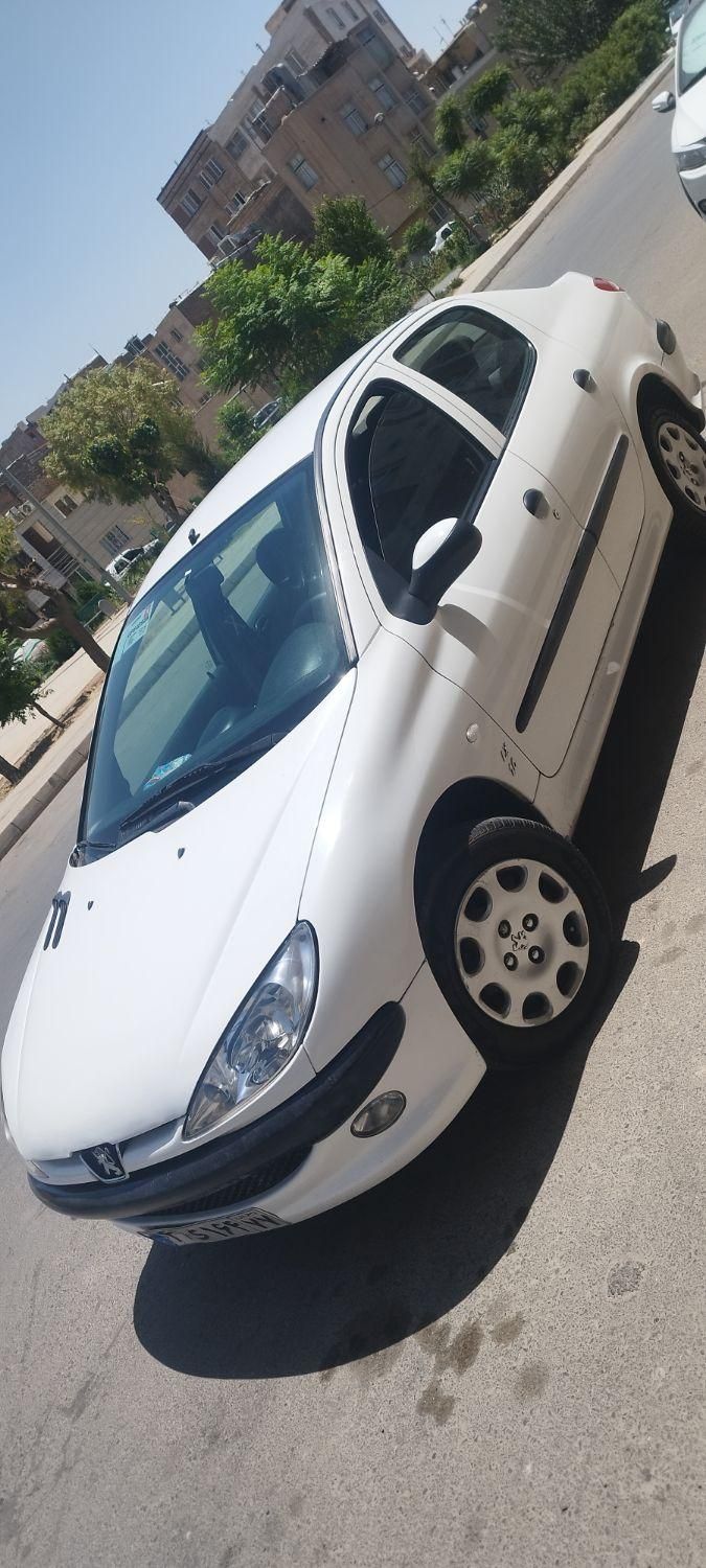 پژو ۲۰۶ صندوق دار v8 - 1396