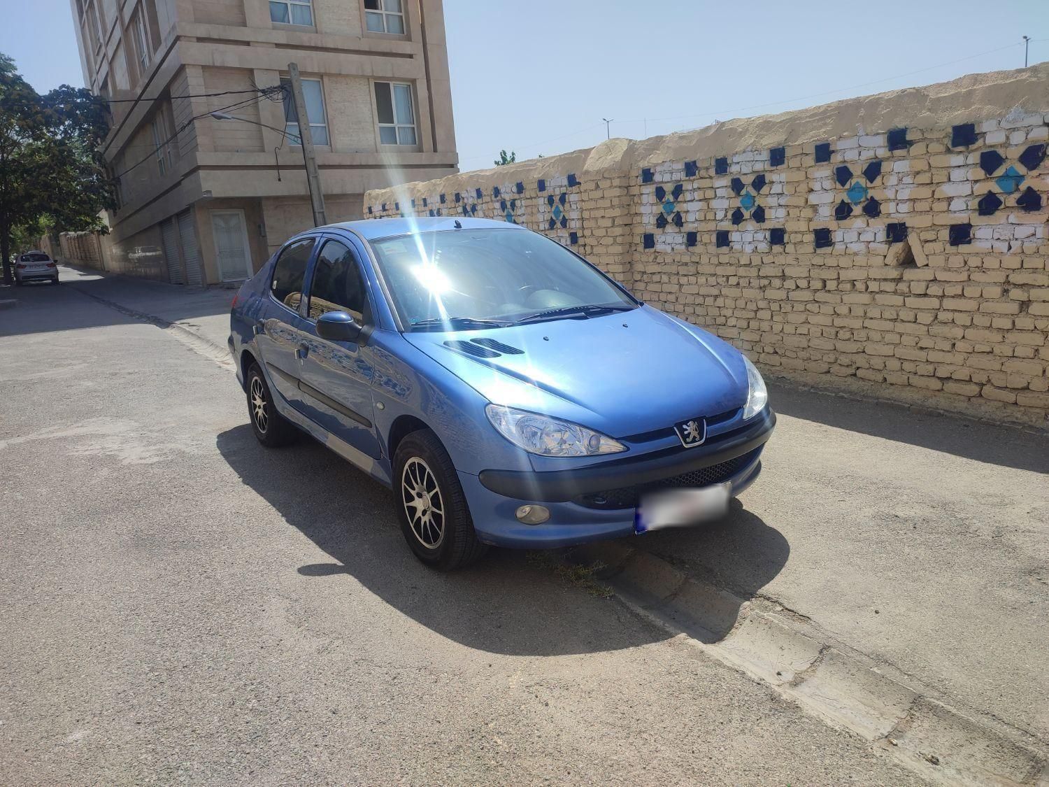 پژو ۲۰۶ صندوق دار v8 - 1395