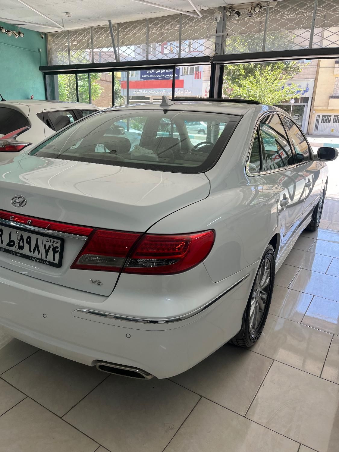 هیوندای آزرا (گرنجور) 3300cc - 2011