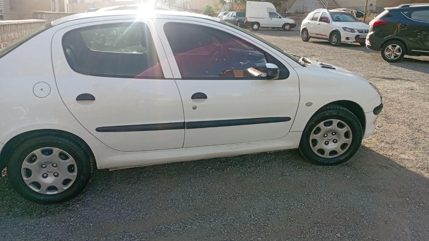 پژو ۲۰۶ صندوق دار v8 - 1394