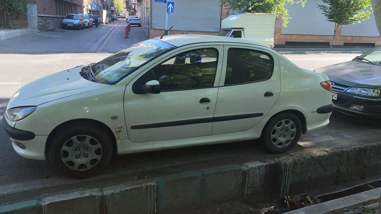 پژو ۲۰۶ صندوق دار v8 - 1394