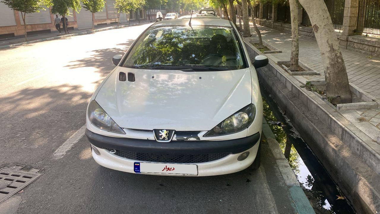 پژو ۲۰۶ صندوق دار v8 - 1394