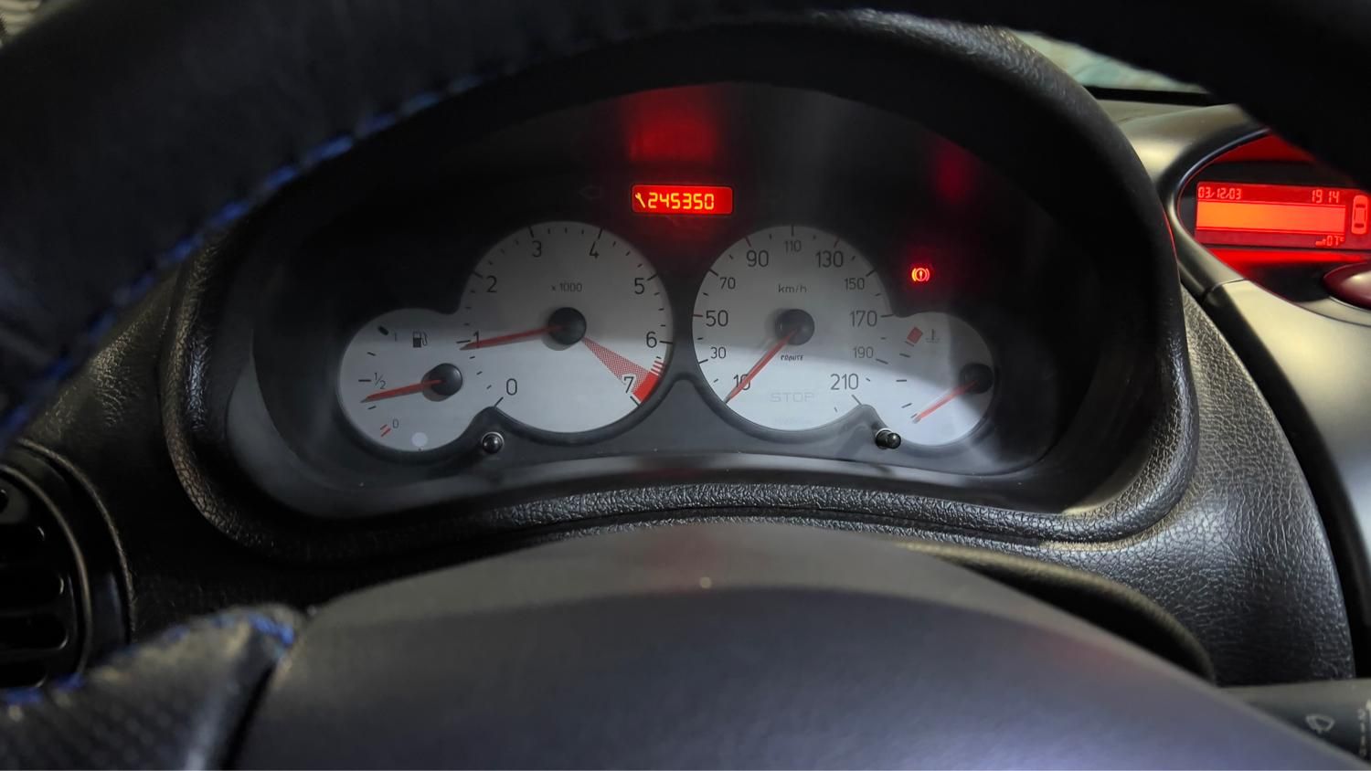 پژو ۲۰۶ صندوق دار v8 - 1393