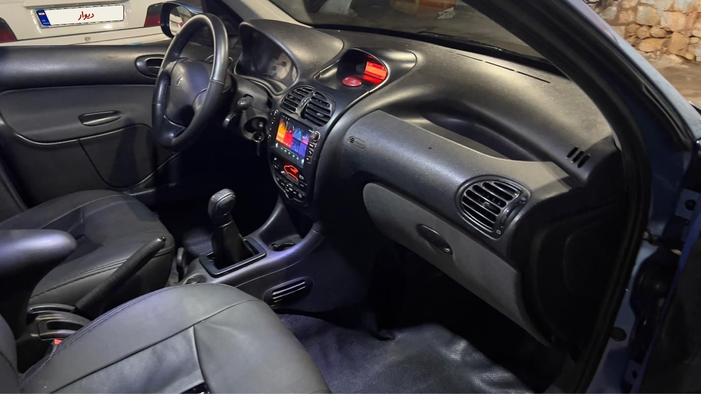 پژو ۲۰۶ صندوق دار v8 - 1393