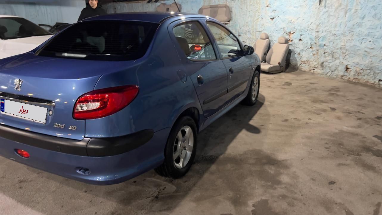 پژو ۲۰۶ صندوق دار v8 - 1393