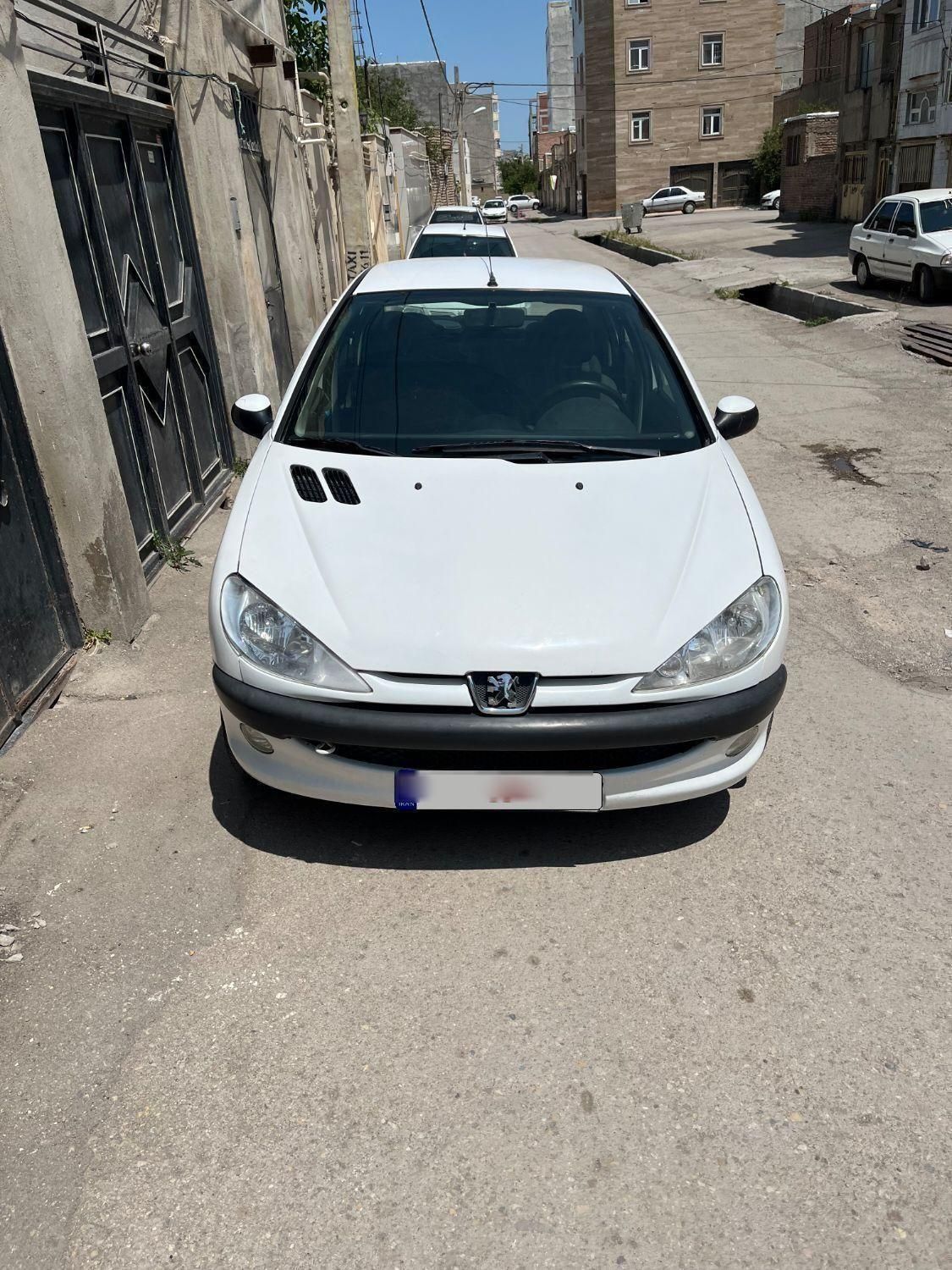 پژو ۲۰۶ صندوق دار v8 - 1390