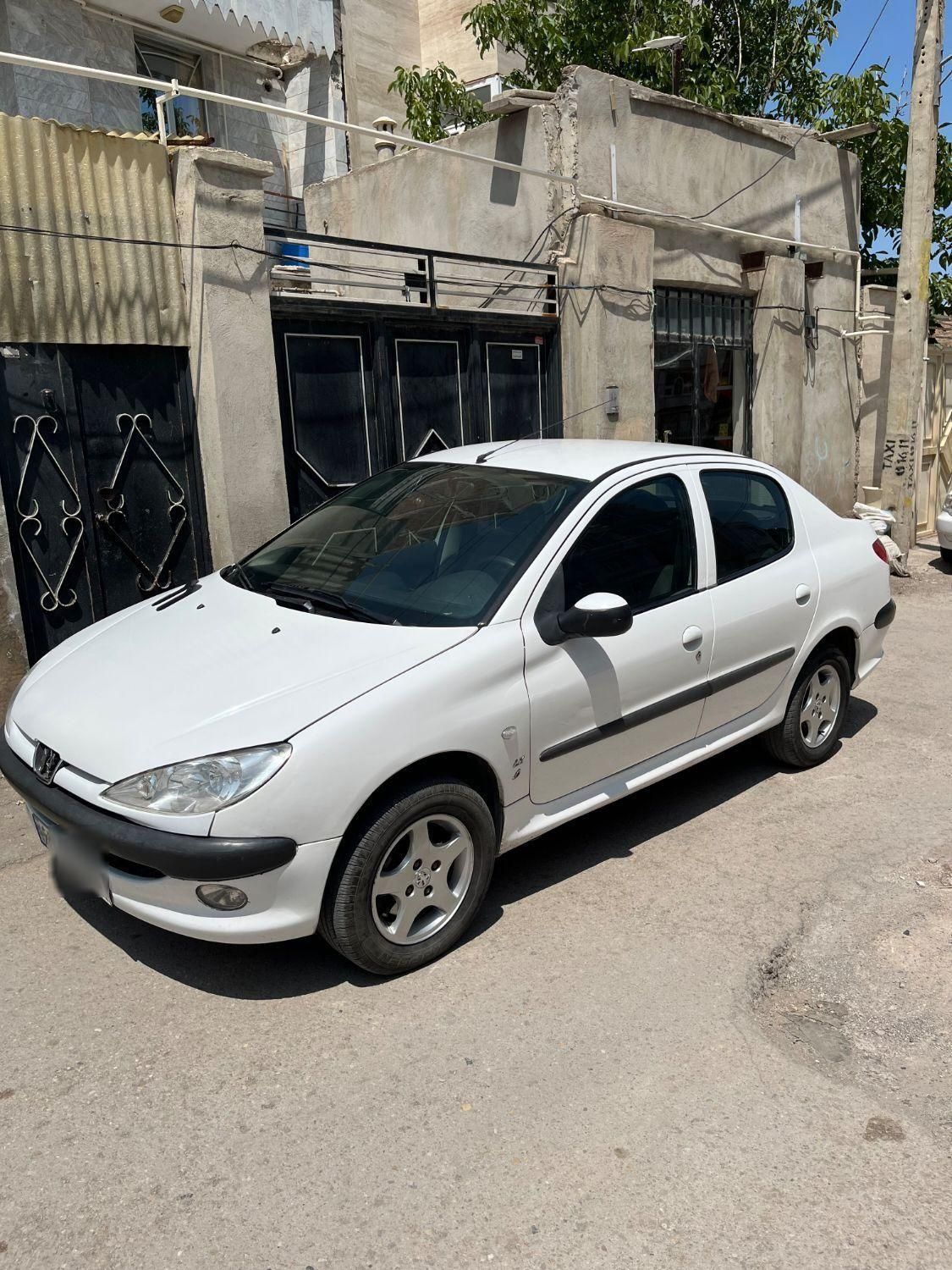 پژو ۲۰۶ صندوق دار v8 - 1390