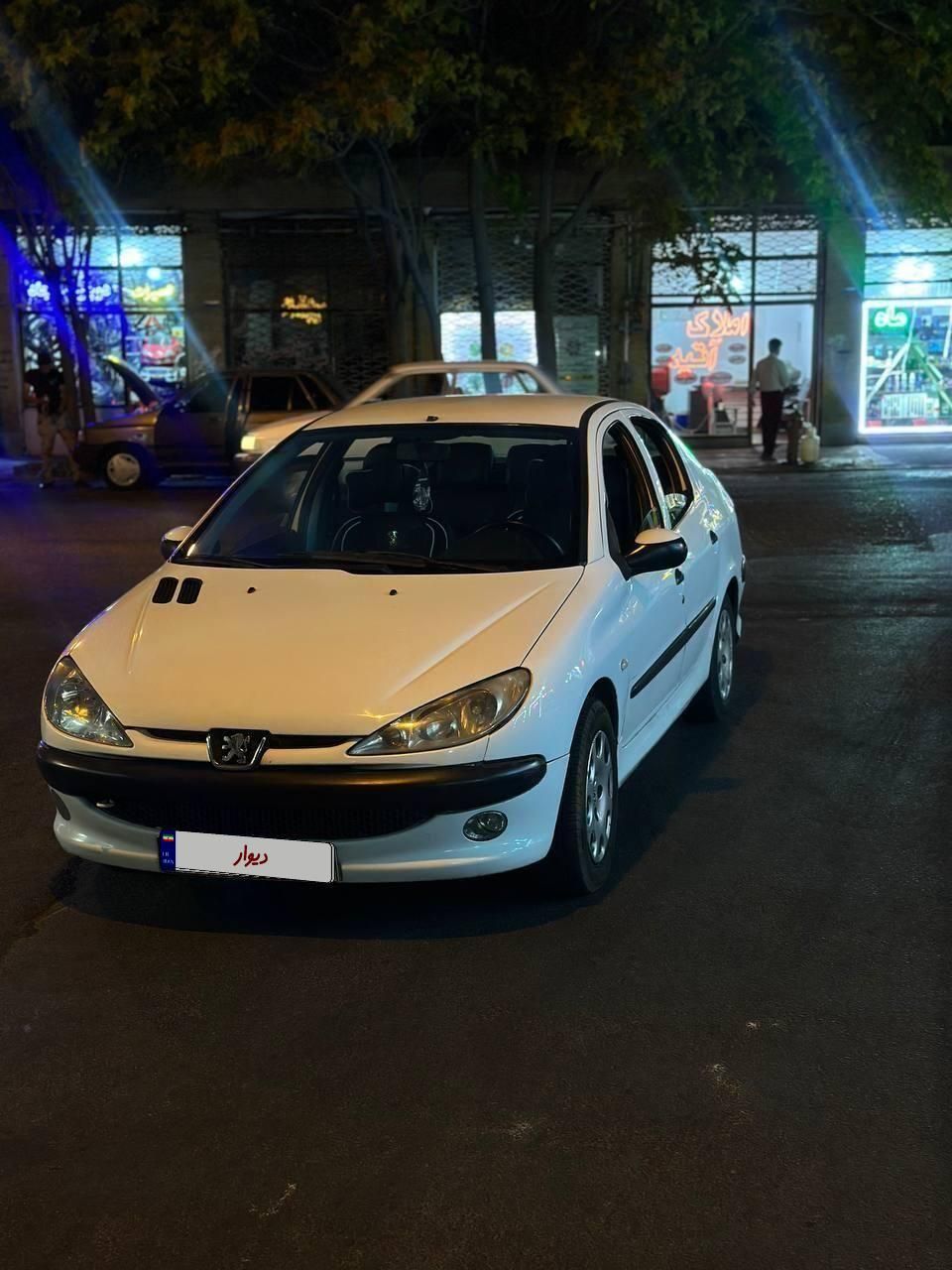 پژو ۲۰۶ صندوق دار v8 - 1391