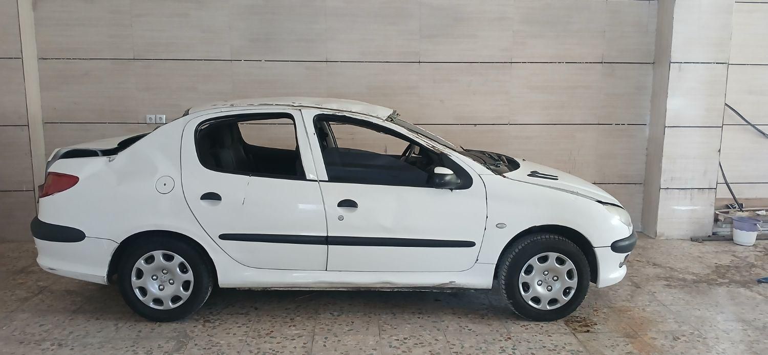 پژو ۲۰۶ صندوق دار v8 - 1396
