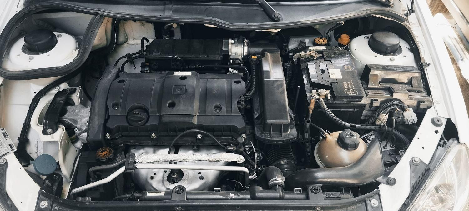 پژو ۲۰۶ صندوق دار v8 - 1394
