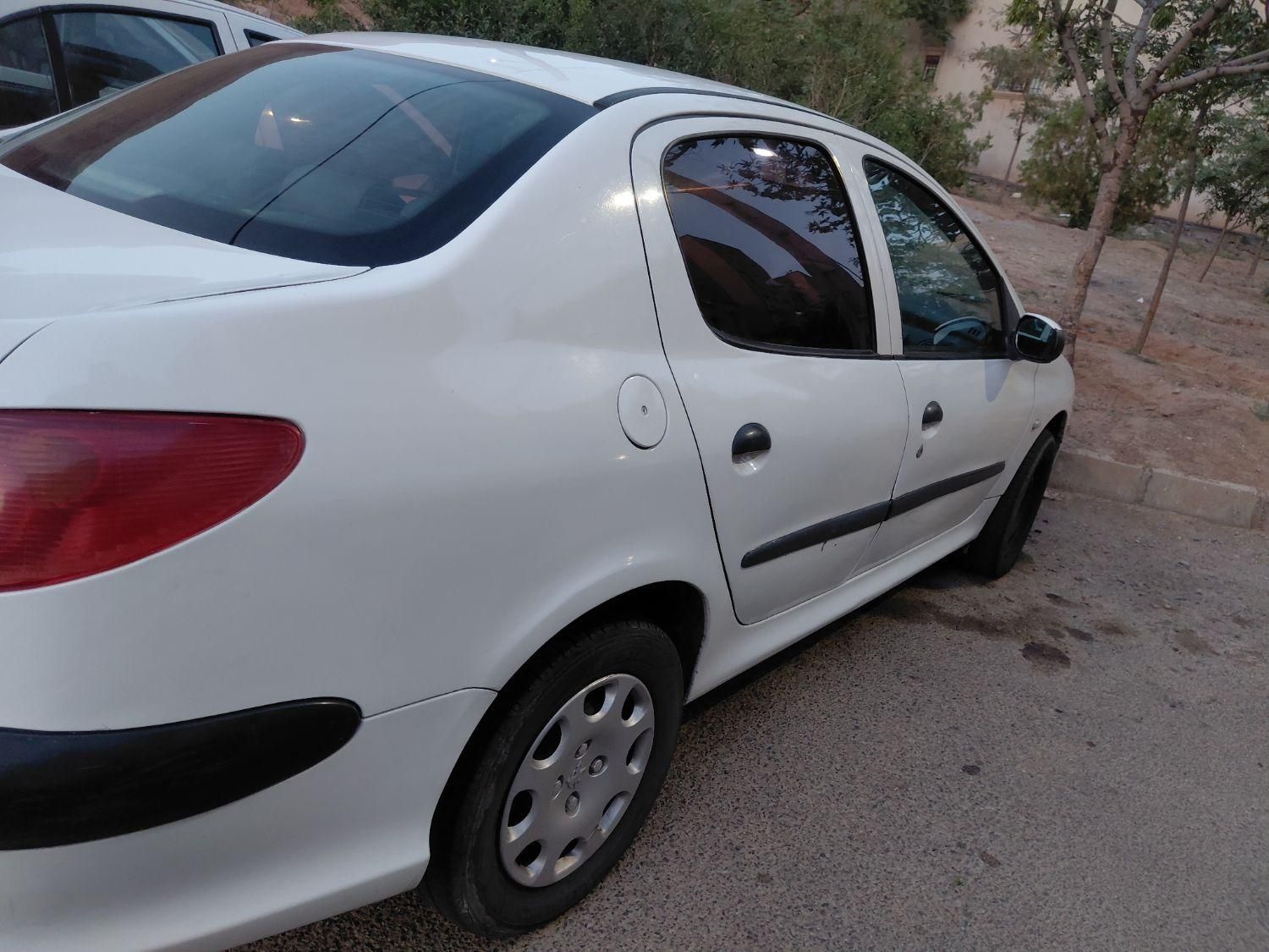 پژو ۲۰۶ صندوق دار v2 - 1390