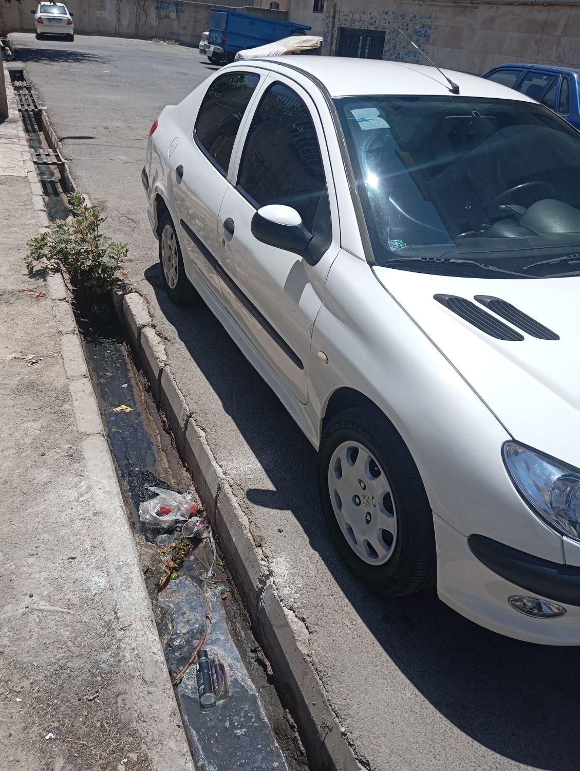 پژو ۲۰۶ صندوق دار v8 - 1394