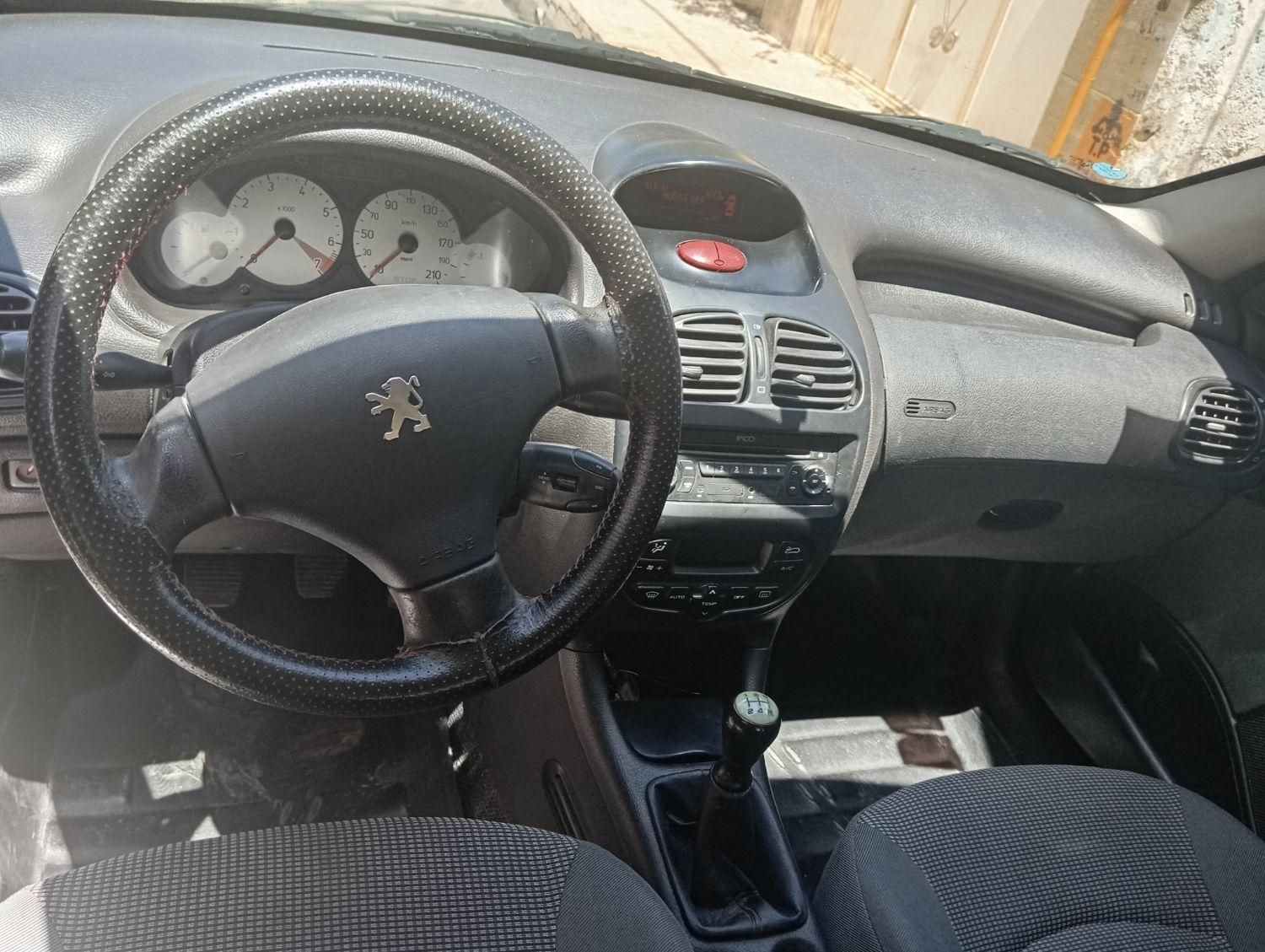 پژو ۲۰۶ صندوق دار v8 - 1394
