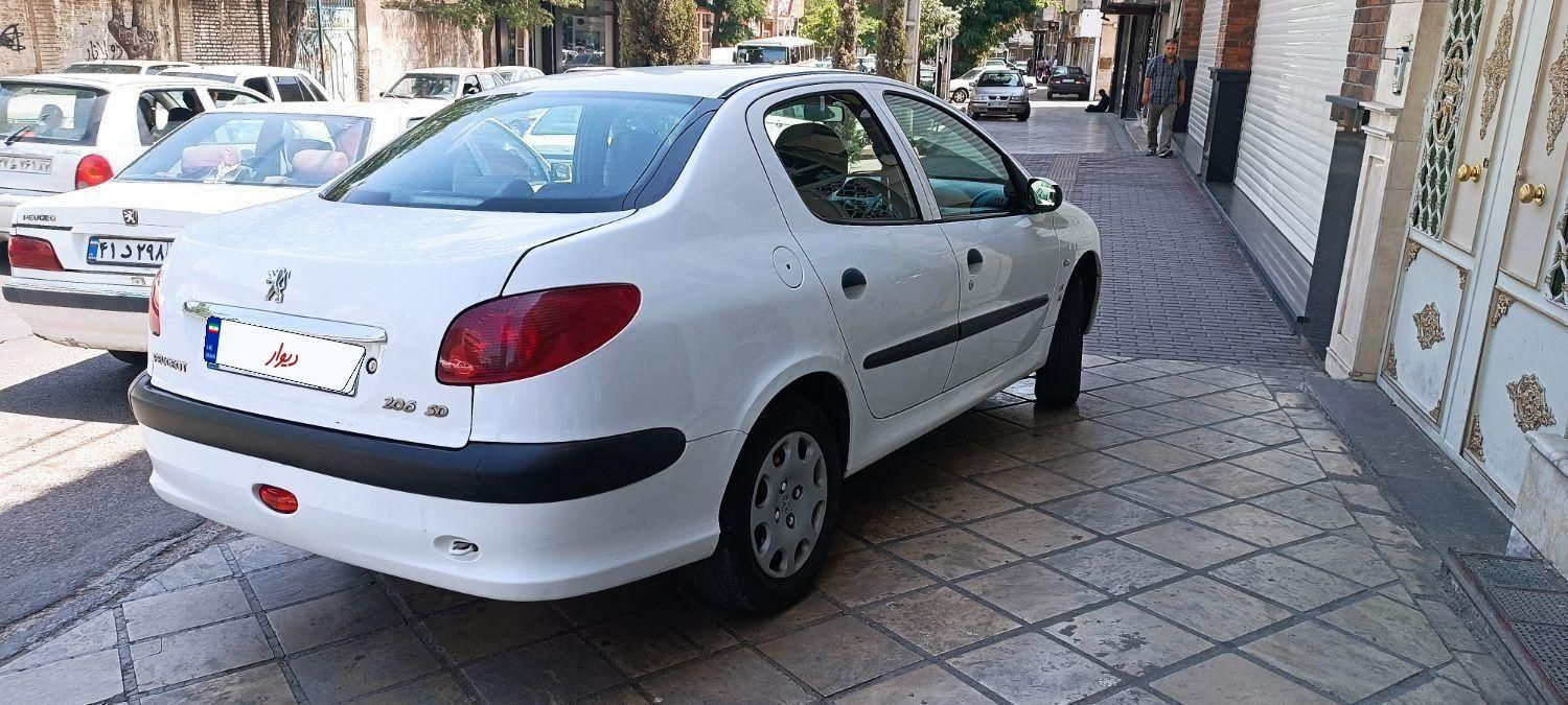 پژو ۲۰۶ صندوق دار v8 - 1390