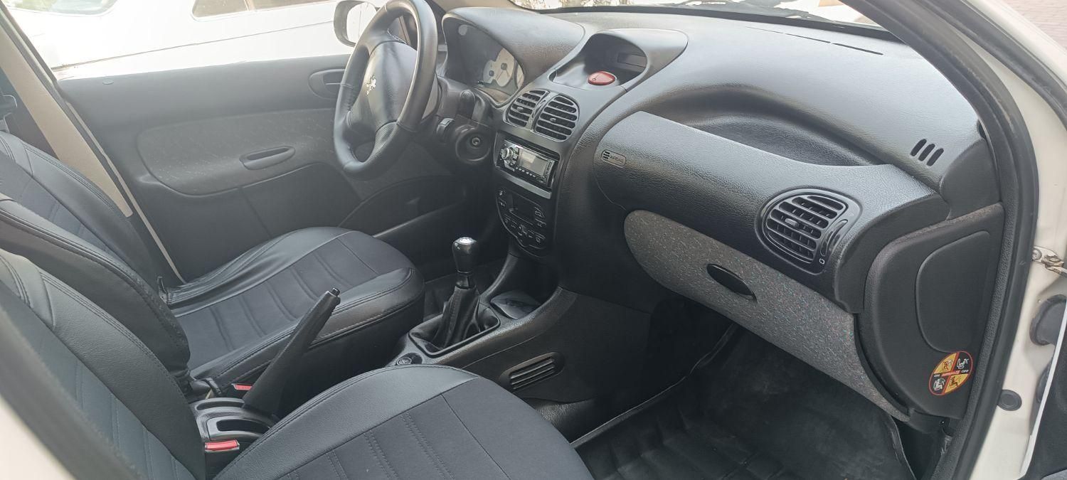 پژو ۲۰۶ صندوق دار v8 - 1390