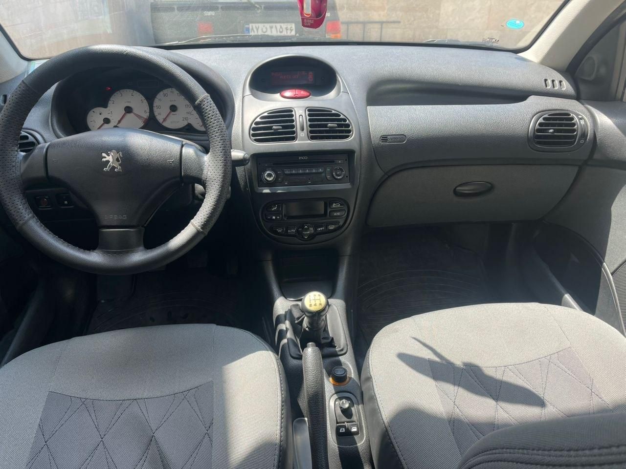 پژو ۲۰۶ صندوق دار v8 - 1395