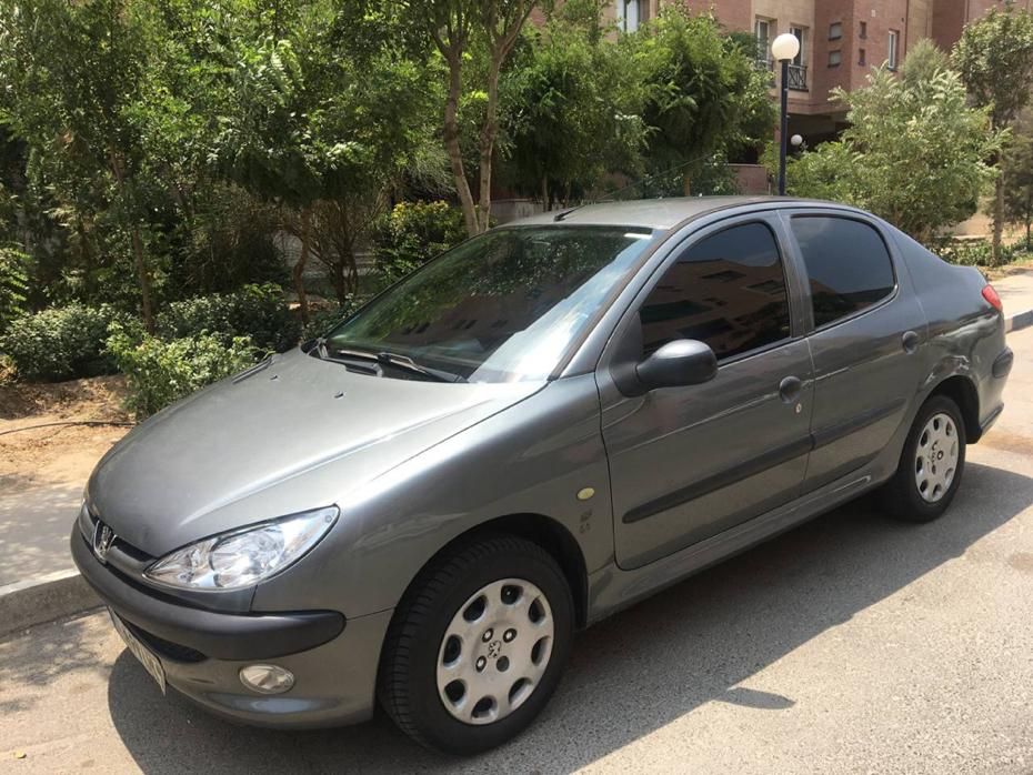 پژو ۲۰۶ صندوق دار v8 - 1393