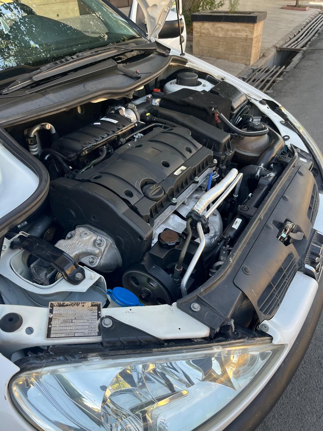 پژو ۲۰۶ صندوق دار v8 - 1395