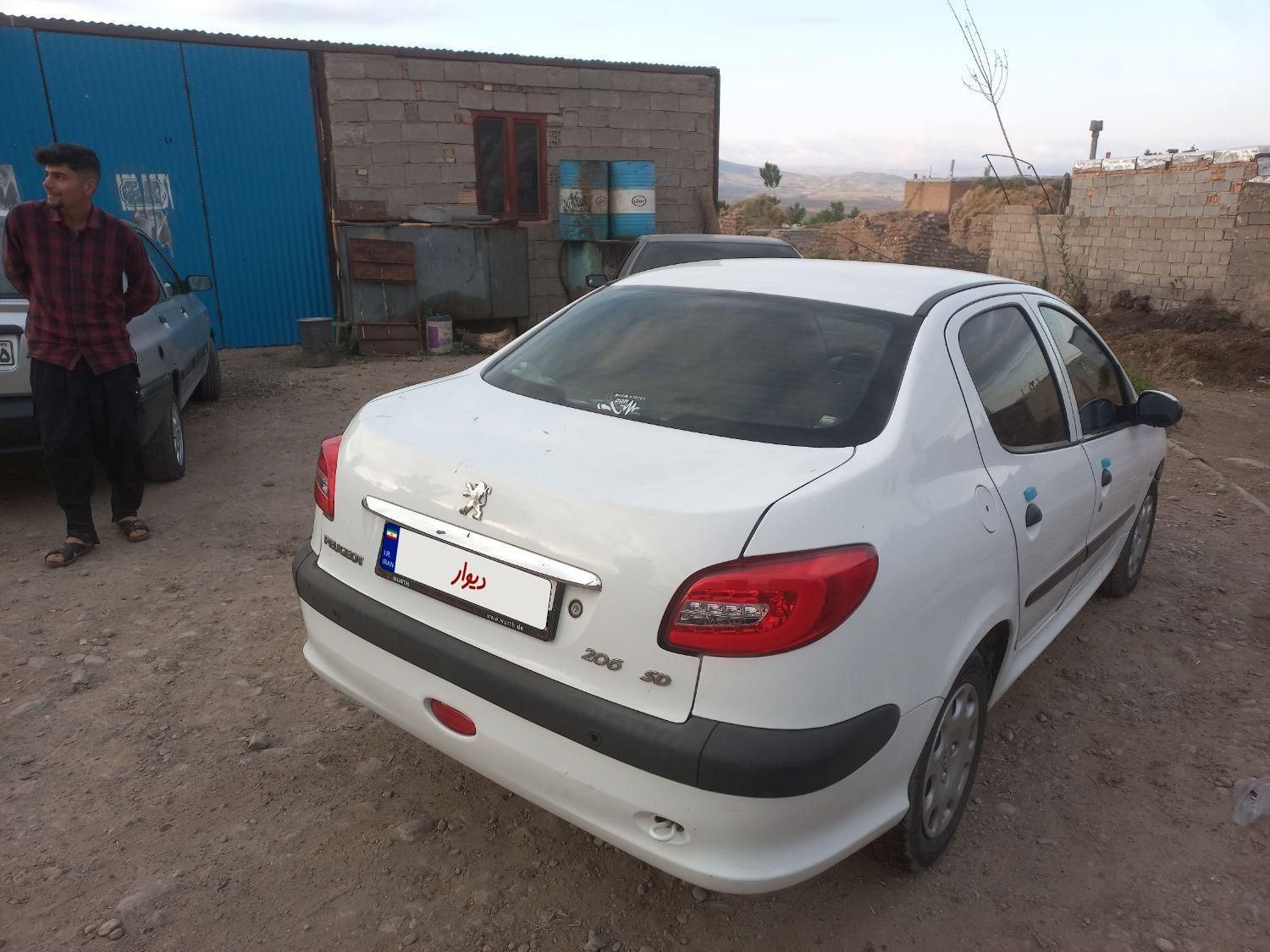 پژو ۲۰۶ صندوق دار v8 - 1395