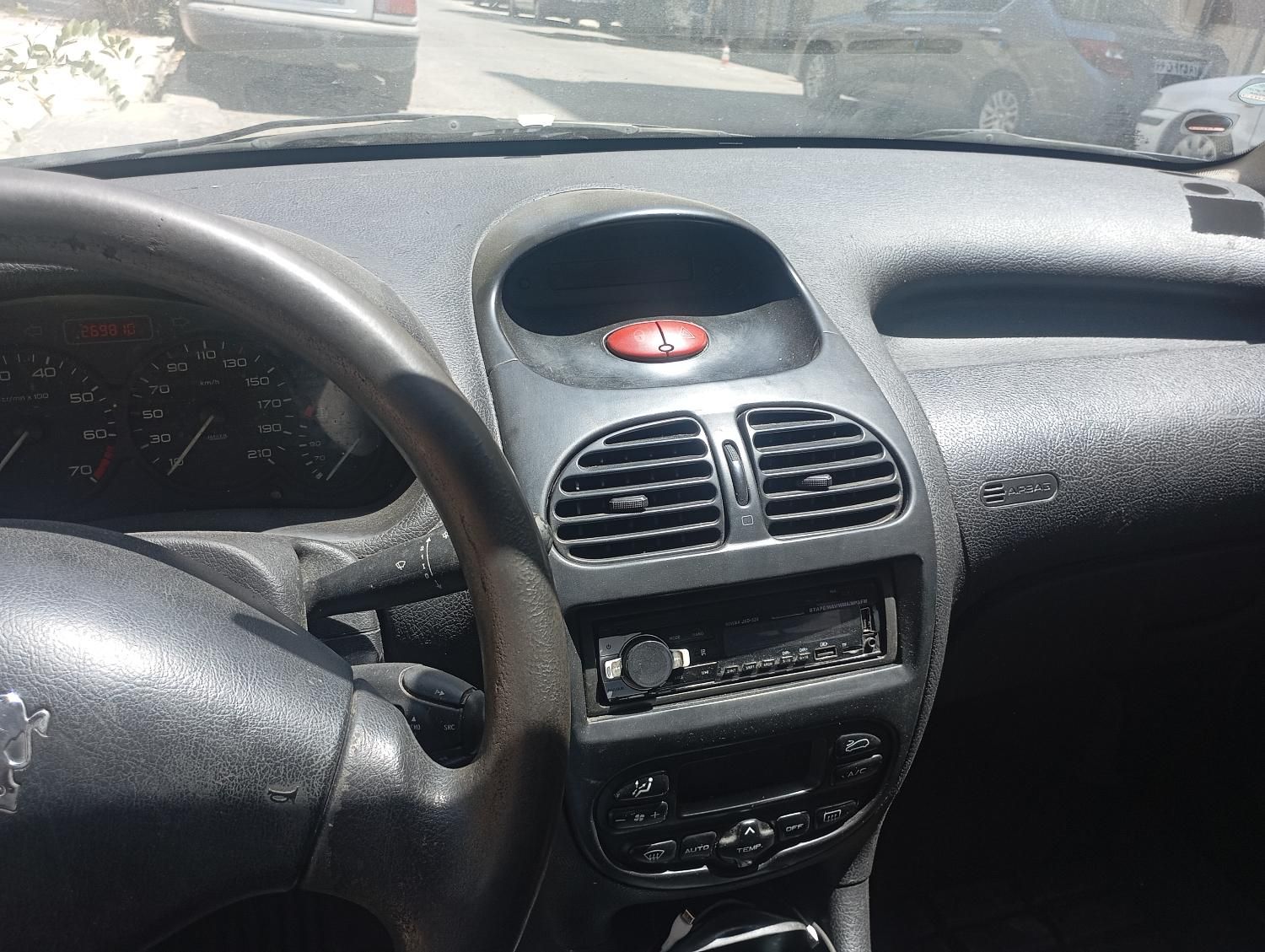 پژو ۲۰۶ صندوق دار v8 - 1385
