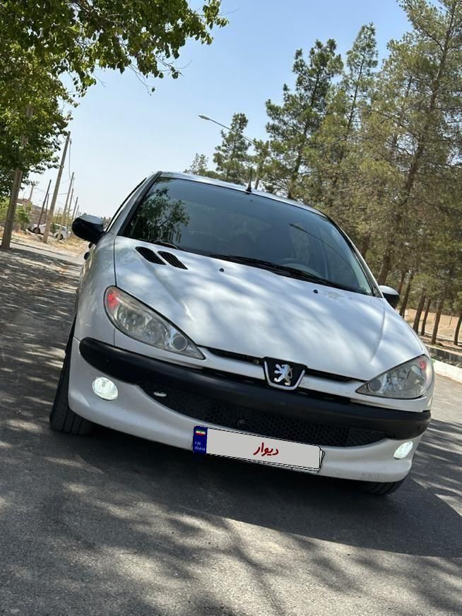 پژو ۲۰۶ صندوق دار v8 - 1396