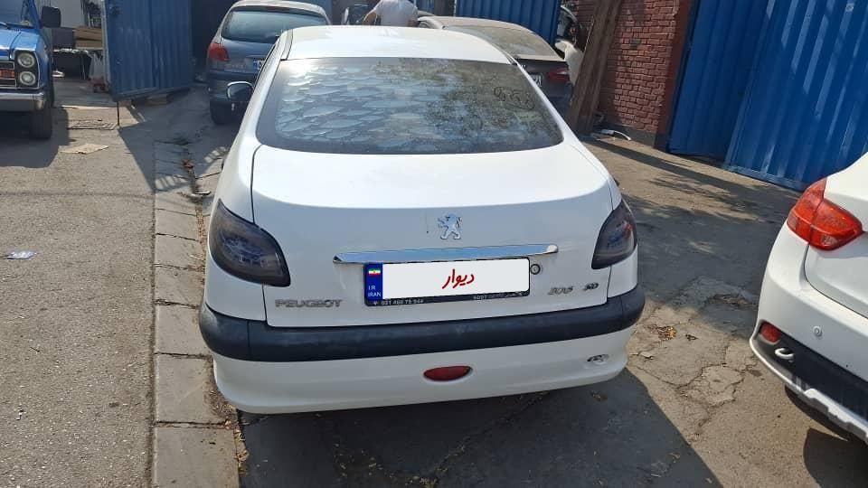 پژو ۲۰۶ صندوق دار v8 - 1397