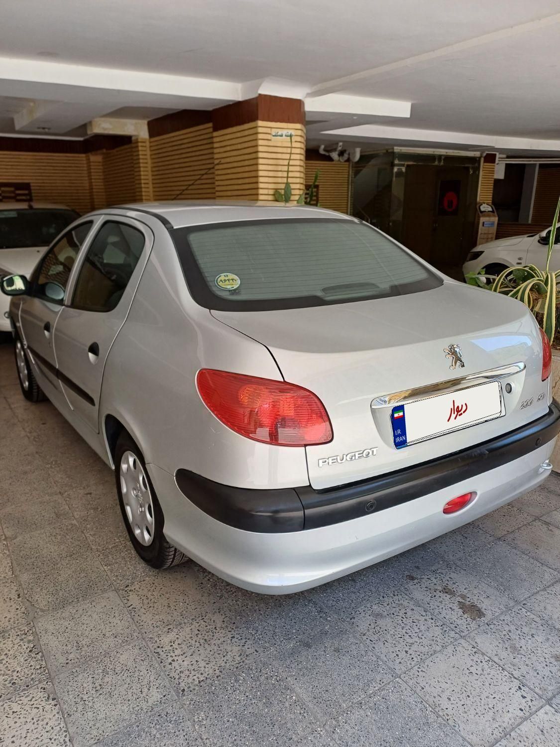 پژو ۲۰۶ صندوق دار v8 - 1398