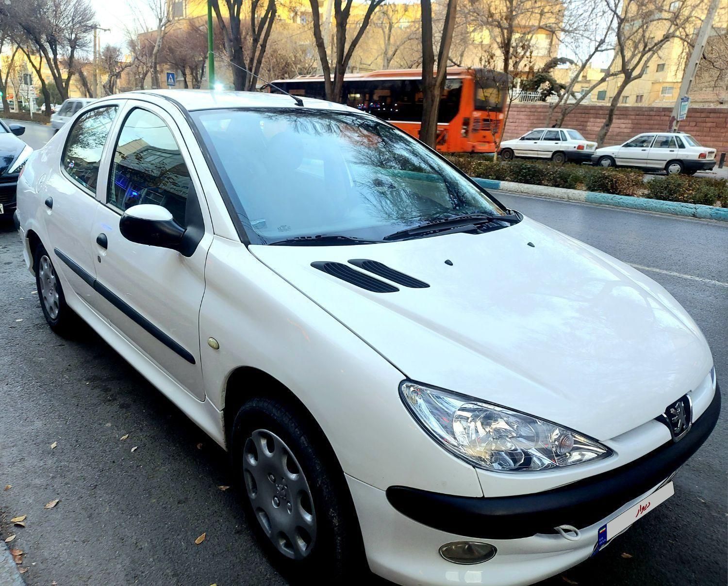 پژو ۲۰۶ صندوق دار v8 - 1397