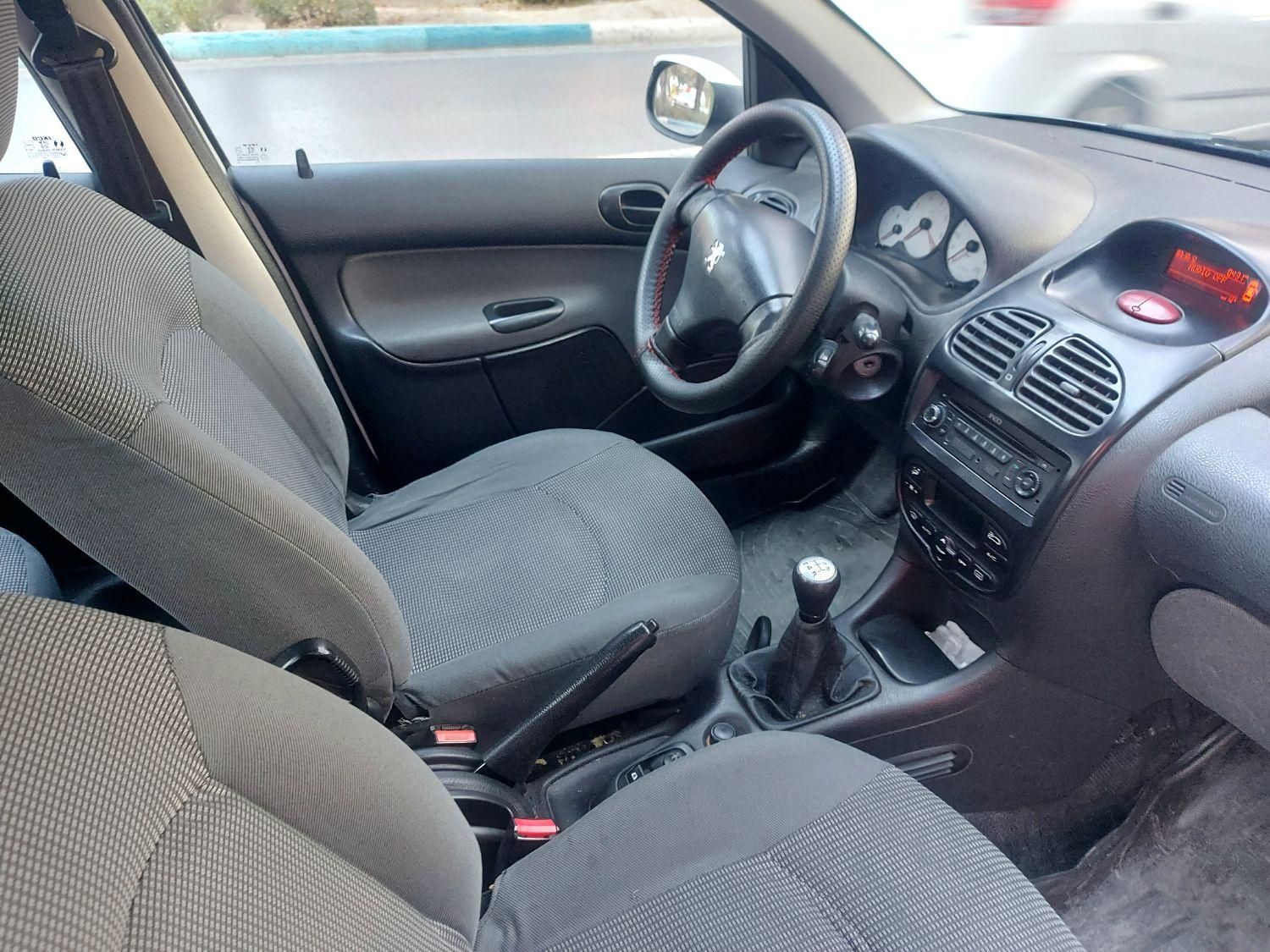 پژو ۲۰۶ صندوق دار v8 - 1397