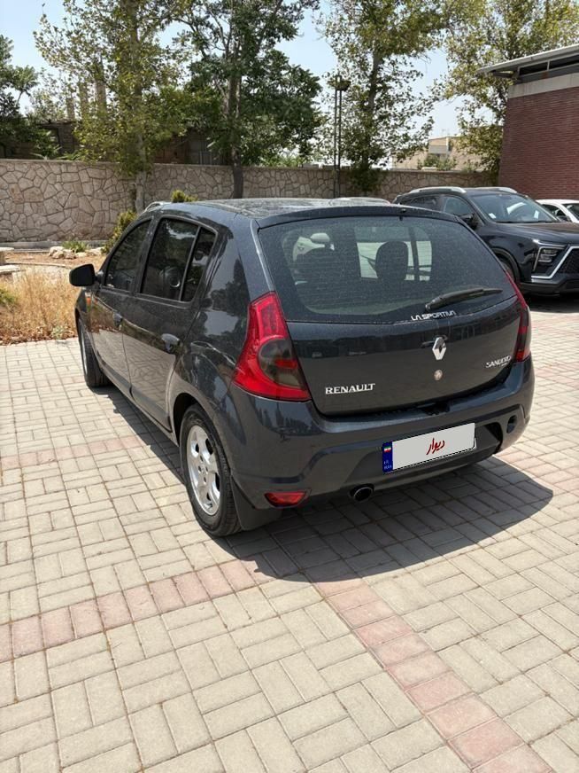 رنو ساندرو دنده ای - 1396