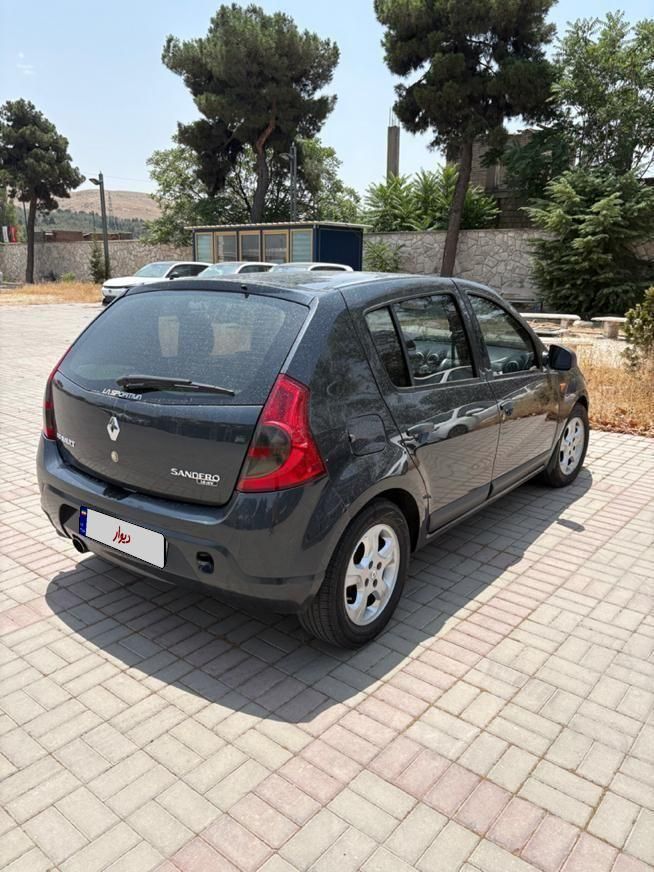 رنو ساندرو دنده ای - 1396