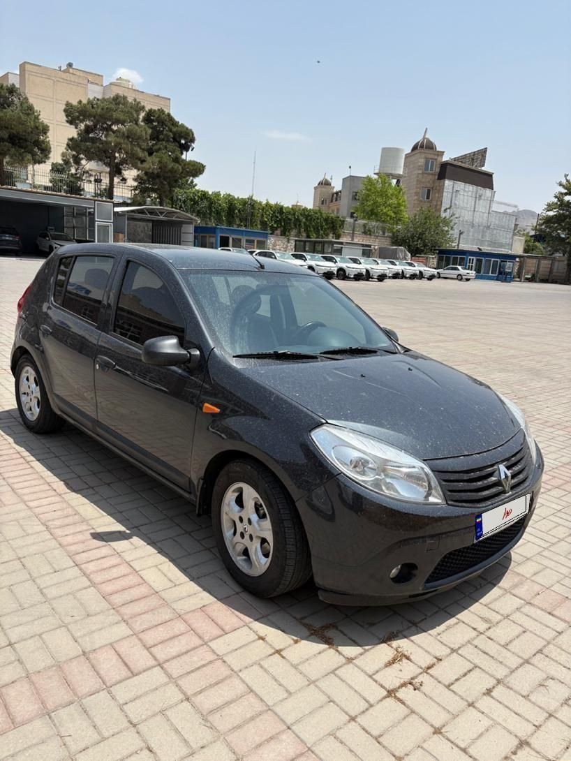 رنو ساندرو دنده ای - 1396