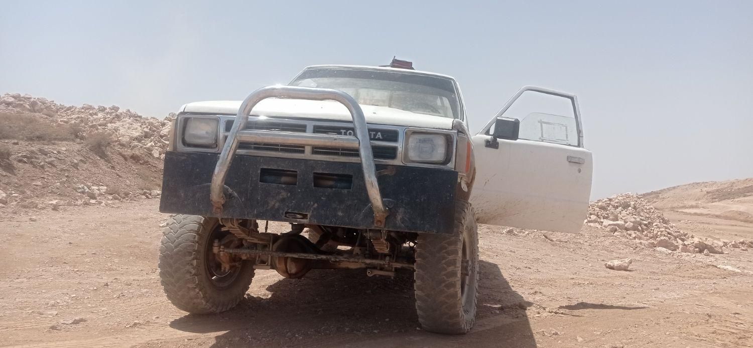 تویوتا کمری XLE - 1402