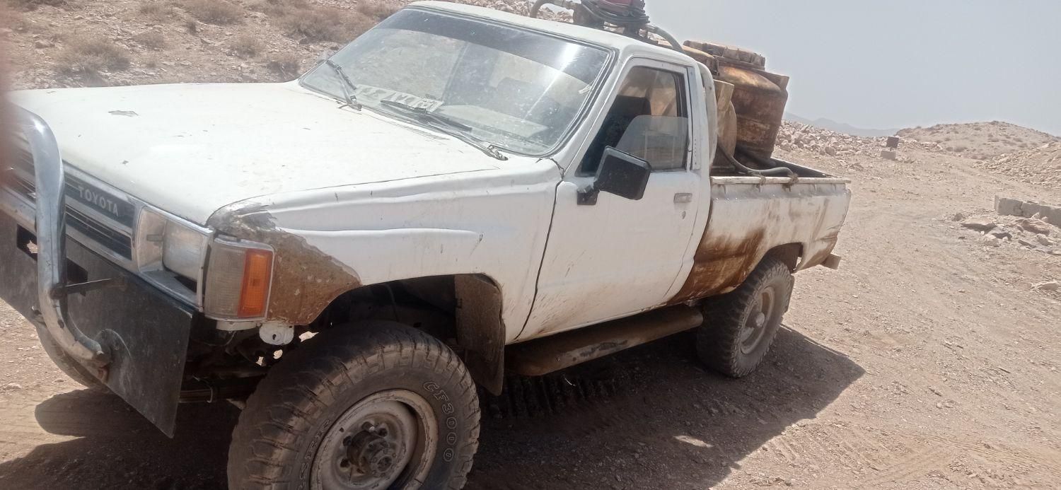تویوتا کمری XLE - 1402