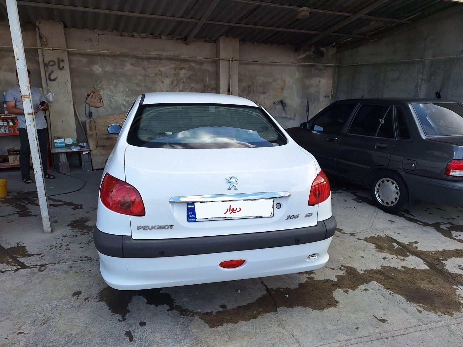 پژو ۲۰۶ صندوق دار v8 - 1393