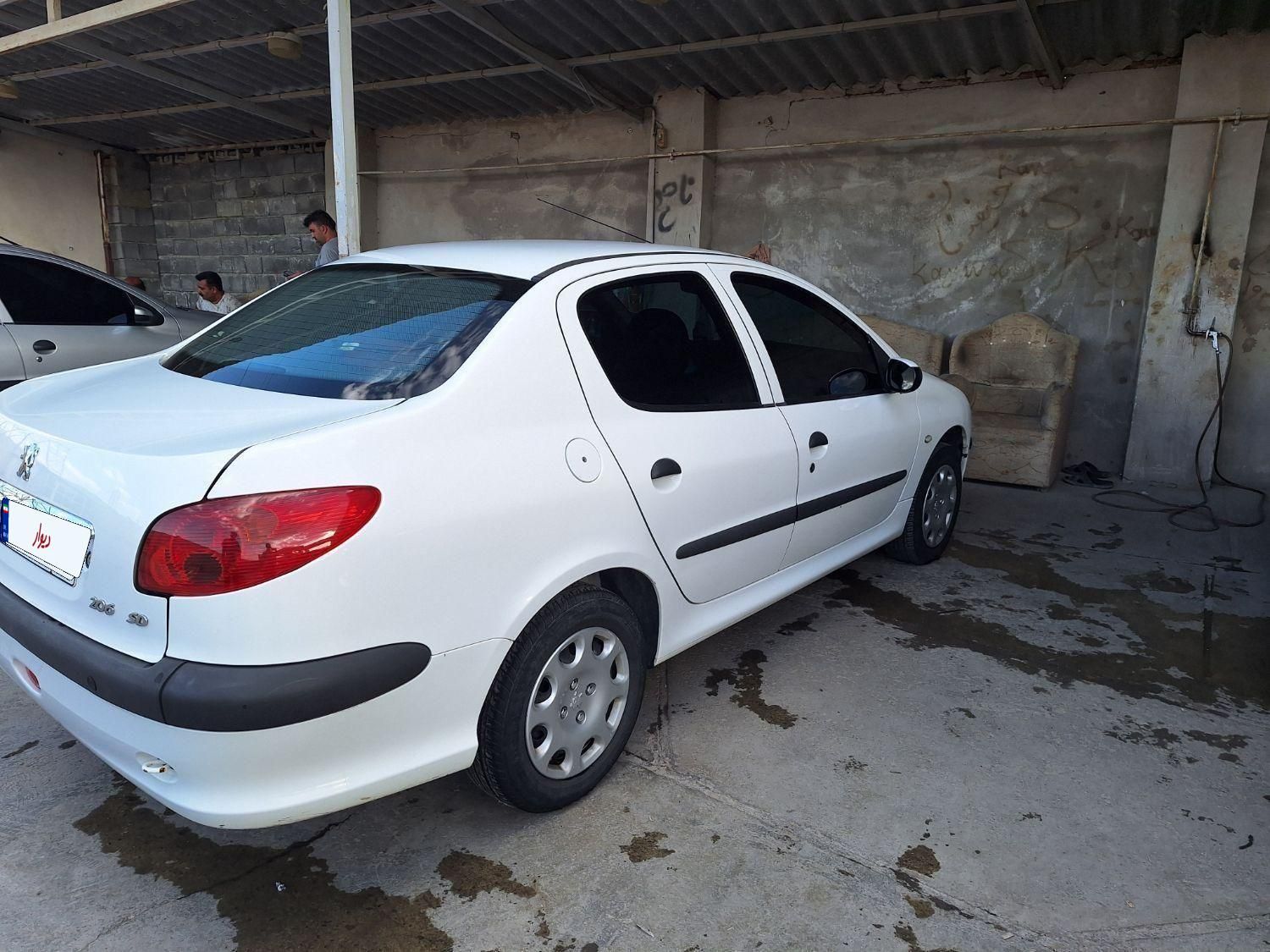 پژو ۲۰۶ صندوق دار v8 - 1393