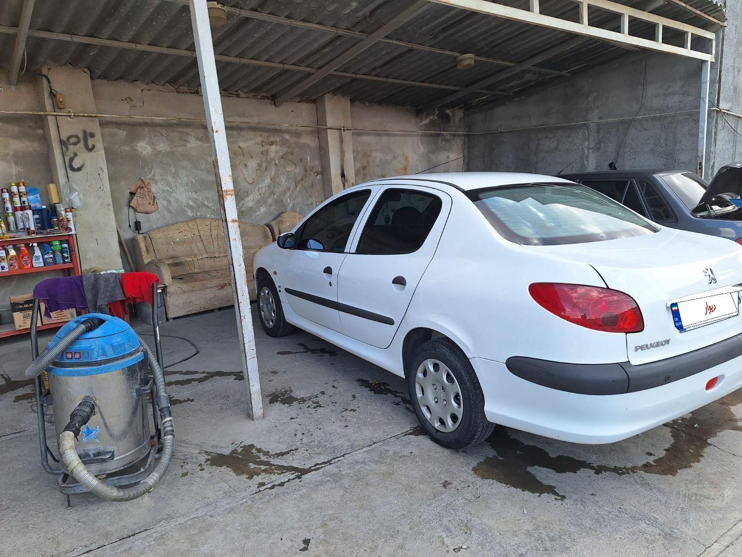 پژو ۲۰۶ صندوق دار v8 - 1393