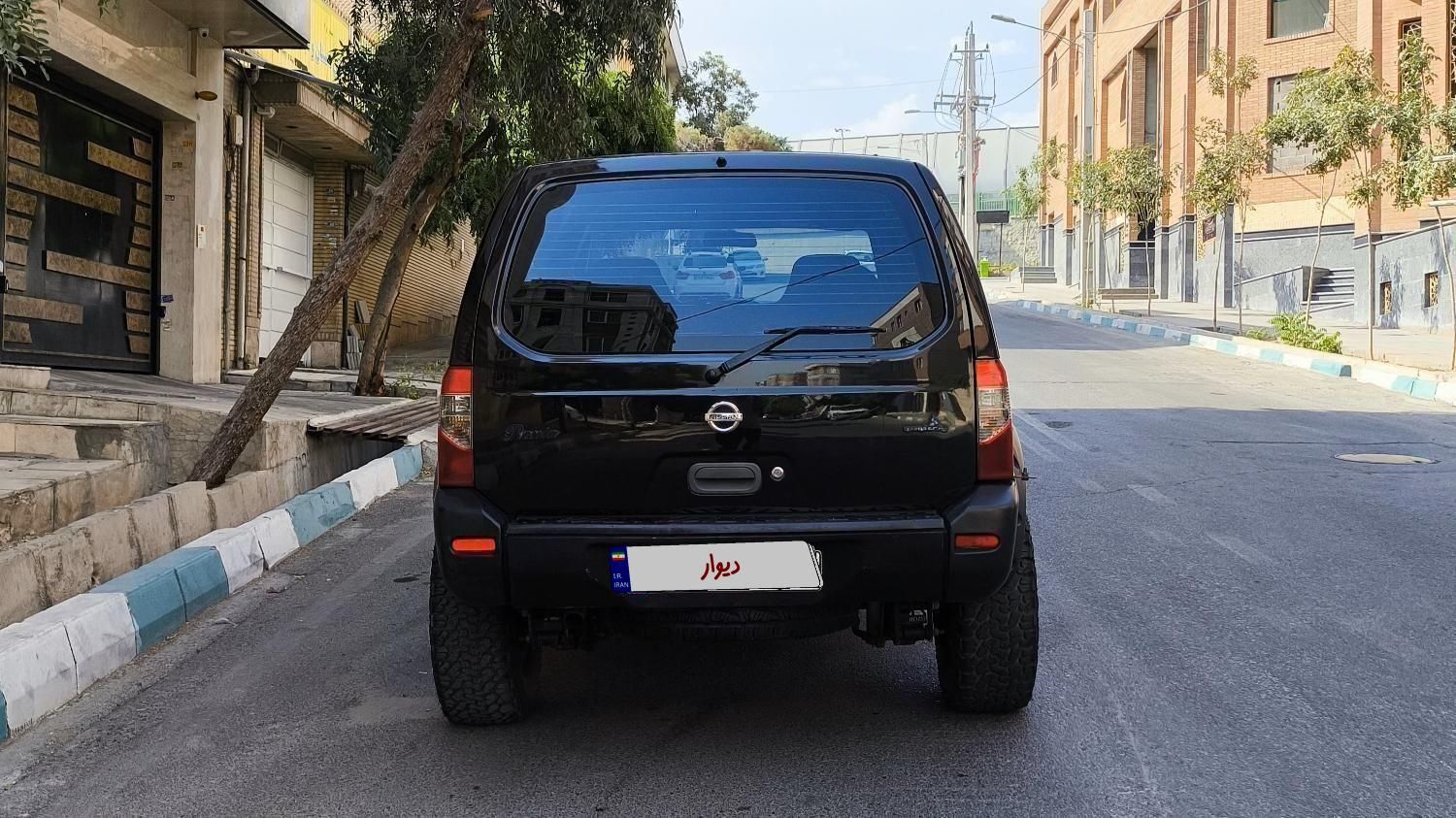 نیسان رونیز دنده‌ای - 1385