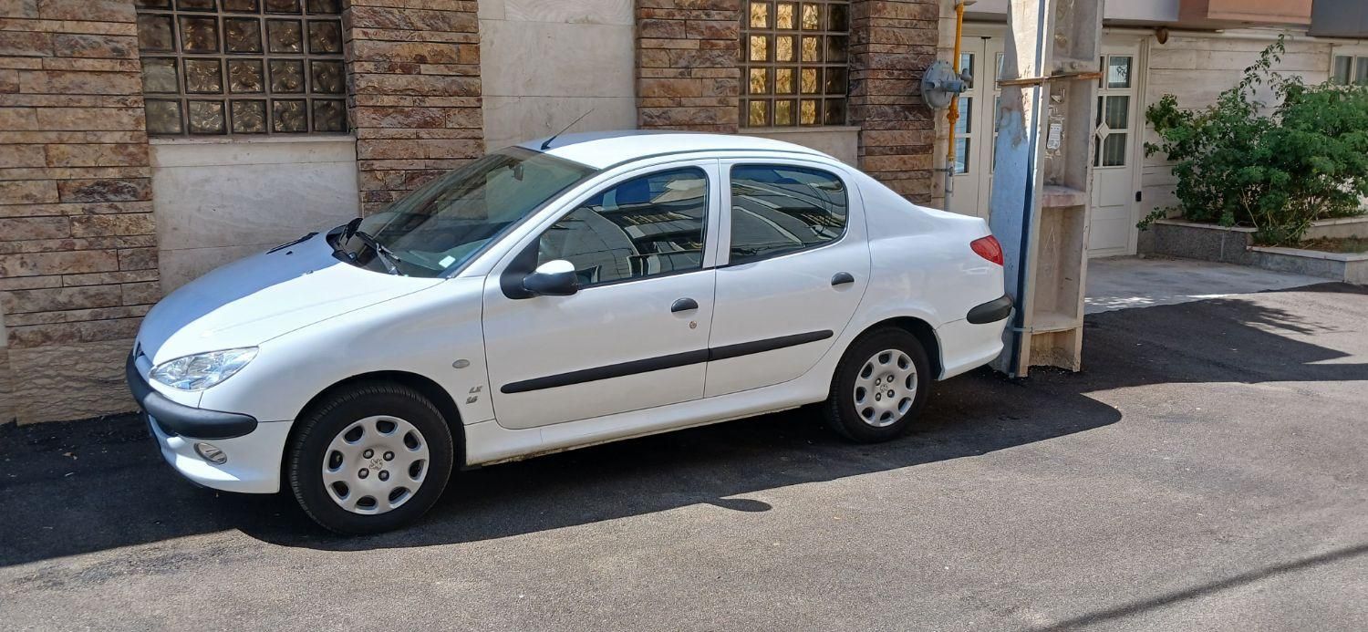 پژو ۲۰۶ صندوق دار v8 - 1397
